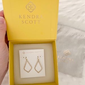 Kendra Scott Sophia Earrings- gold